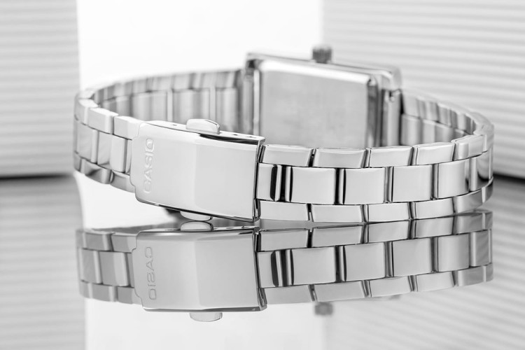 203cb0d2818240f39bb2e96b70b0945c