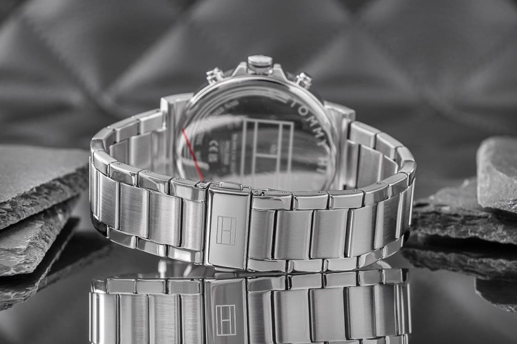 d07abce98aff580f3ff0f7573aecdc74