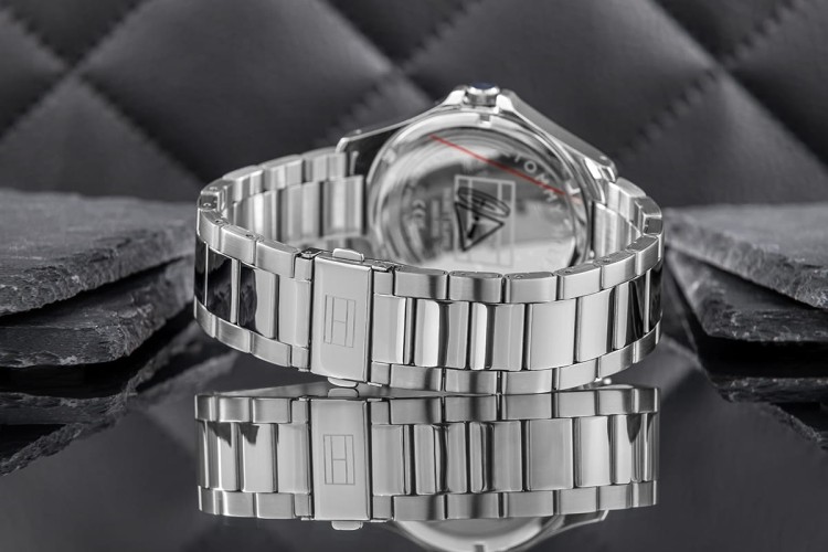 790589d77b1a76130791af89e3979ce1